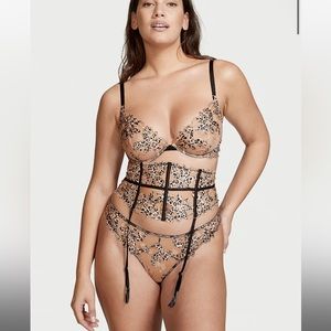 NWT Victoria’s secret Floral Embroidered Waist Cincher